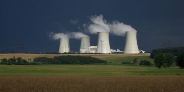 Stát mešká s jadernou koncepcí, větší příklon k obnovitelným zdrojům ale zatím neplánuje