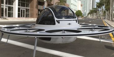 Budoucností dopravy může být i létající talíř aneb 6 vozidel, která umí létat