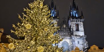 Češi by sdílenou elektřinou rozsvítili vánoční strom na Staromáku na více než 50 let