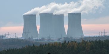 Česko chce nový jaderný reaktor. Expert pochybuje, že stavbu umí někdo udělat včas
