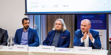 Komunitní energetika nejsou jen soláry na chatě. Bez plánování ale může skončit fiaskem