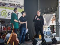Niedermayer: Spalovák mi nechybí, elektromobil je na cestu do Bruselu dnes lepší než vlak