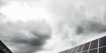 Vláda neumí obhájit plánovaný zásah vůči solární energetice, reagují zástupci sektoru