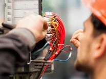 Kam se obrátit, když váš dodavatel fotovoltaiky zkrachoval?