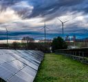 Stanjura střílí vedle, útoky na fotovoltaiku vládě nové voliče nepřinesou