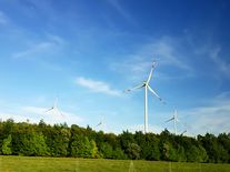 Týden v OZE: Energetické sítě nestíhají růst datacenter ani obnovitelných zdrojů