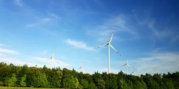 Týden v OZE: Energetické sítě nestíhají růst datacenter ani obnovitelných zdrojů