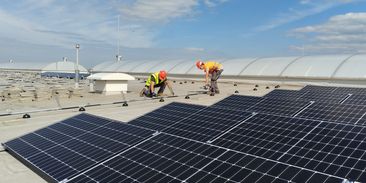 Sklady a průmyslové areály jsou velcí „žrouti“ energie. Proto sází na vlastní fotovoltaiku