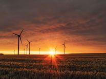 Poslanci otevřeli cestu ke zlevnění energií. Rychlejší výstavba OZE má zelenou