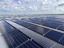 Rekordní solární rok: Česko se opět zařadilo mezi gigawattové země, musí ale přidat v akumulaci