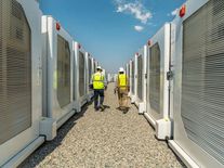 Česko zaspalo bateriový boom. Teď ho dohání rekordně velkými projekty