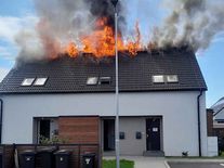 Jak často hoří v Česku solární elektrárny? Opět jsme prozkoumali data pojišťoven a hasičů