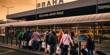 Další letadla a další miliony cestujících už vedení Prahy nechce