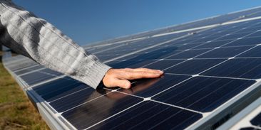 Do sdílení energie se zapojilo už přes 20 tisíc lidí. Stát to ale moc neusnadňuje, říká expertka
