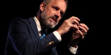 Od uklízení pokoje k zaneřádění planety: Jordan Peterson se stává hvězdou popíračů klimatu
