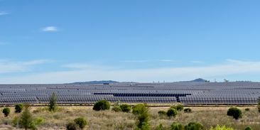 Austrálie testuje síť bez klasických elektráren. Stabilitu řídí baterie a software