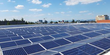 Přes 20 000 fotovoltaických panelů bude dodávat energii pro měděnou huť