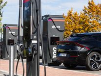 Rekordní zájem o dobíjení elektroaut. E.ON registruje o 40 procent vyšší odběry než loni