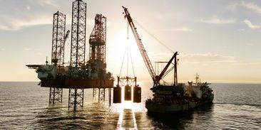 Týden v OZE: Válka hýbe cenami, EU zpřísňuje klimatické cíle a vývoj SMR je na cestě