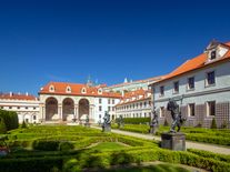 Ostuda pro Stanjuru? Jeho past na solárníky nepodpoří ani vládní senátoři