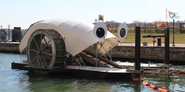 Seznamte se: Mr. Trash Wheel je vodou poháněný požírač odpadu