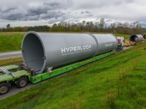 Konec Muskova snu o dopravní revoluci: projektu Hyperloop došly peníze