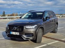 Test hybridního Volva XC90: jako když řídíte auto z pohodlí gauče v prostorném obýváku