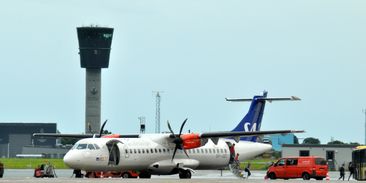 Palivo pro evropská letadla putuje až z Koreje. Krize může prodražit dovolené