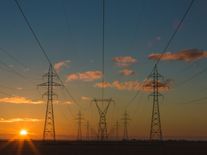 Španělé se nepoučili. Novelu posilující odolnost energetické sítě zamítli