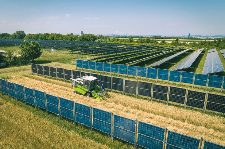Agrivoltaická instalace u Vídně