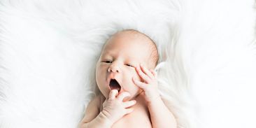 Vědci našli mikroplasty v placentě novorozenců