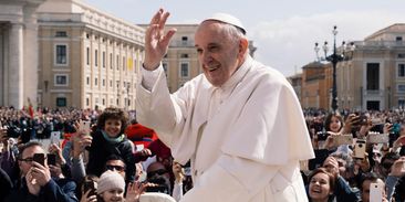 Papež František vyzývá k odklonu od fosilních paliv a k rozmachu cirkulární ekonomiky