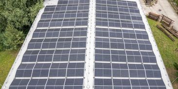 Největší pražská fotovoltaika pokryje střechu Pražské strojírny a zásobí celou fabriku elektřinou