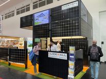 Evropu dobývají baterie a vertikální fotovoltaika, ukázal Intersolar