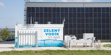 Velký krok pro zelený vodík. První průmyslový elektrolyzér je cestou k nezávislosti