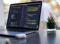 Jak programovat udržitelně? Úsporné algoritmy pomáhají snižovat uhlíkovou stopu v IT