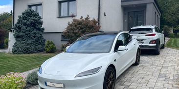 Dobíjení od souseda. Komunitní sdílení elektřiny mezi majiteli elektromobilů funguje