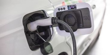 Velký průzkum: stát nakoupí elektromobily a auta na vodík za miliony korun