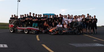 Premiéra elektro-závodničky českých studentů bude na okruhu Formule 1 v Abú Dhabí