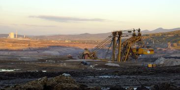 Sever Čech se proměnil na měsíční krajinu kvůli uhlí. Jak dlouho se bude těžit?  