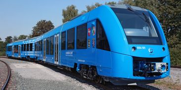 Pára se vrací na železnici: vodíkové vlaky jako budoucnost čisté dopravy
