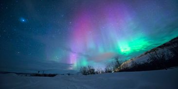 Teď je čas koukat k nebi. Další vlna silných polárních září přijde až za deset let