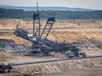Opuštěné uhelné doly mají obří solární potenciál, Čína už je přestavuje