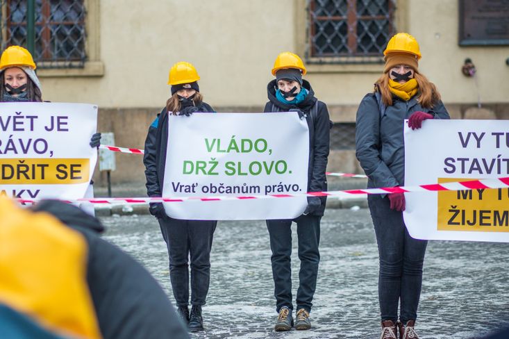 Proti novele stavebního zákona se zvedl odpor neziskových organizací.