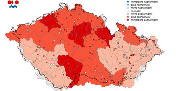 Srpnové deště zásoby podzemních vod nedoplnily. Voda chybí polovině pramenů