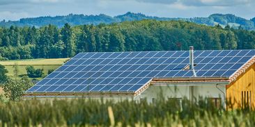 Atomová Francie se otevírá solární energetice. Česko má podobou šanci příští týden