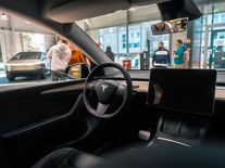 Zcela nová Tesla nebude. Musk nakonec jen oškube a zlevní model Y