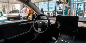 Zcela nová Tesla nebude. Musk nakonec jen oškube a zlevní model Y