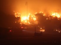 Chcete vidět evakuační mapu? Zaplaťte. Požár v Los Angeles upozornil na absurdní trend