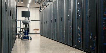 Baterie při blackoutu zachránily fabriky, nemocnice i lednice běžných domácností